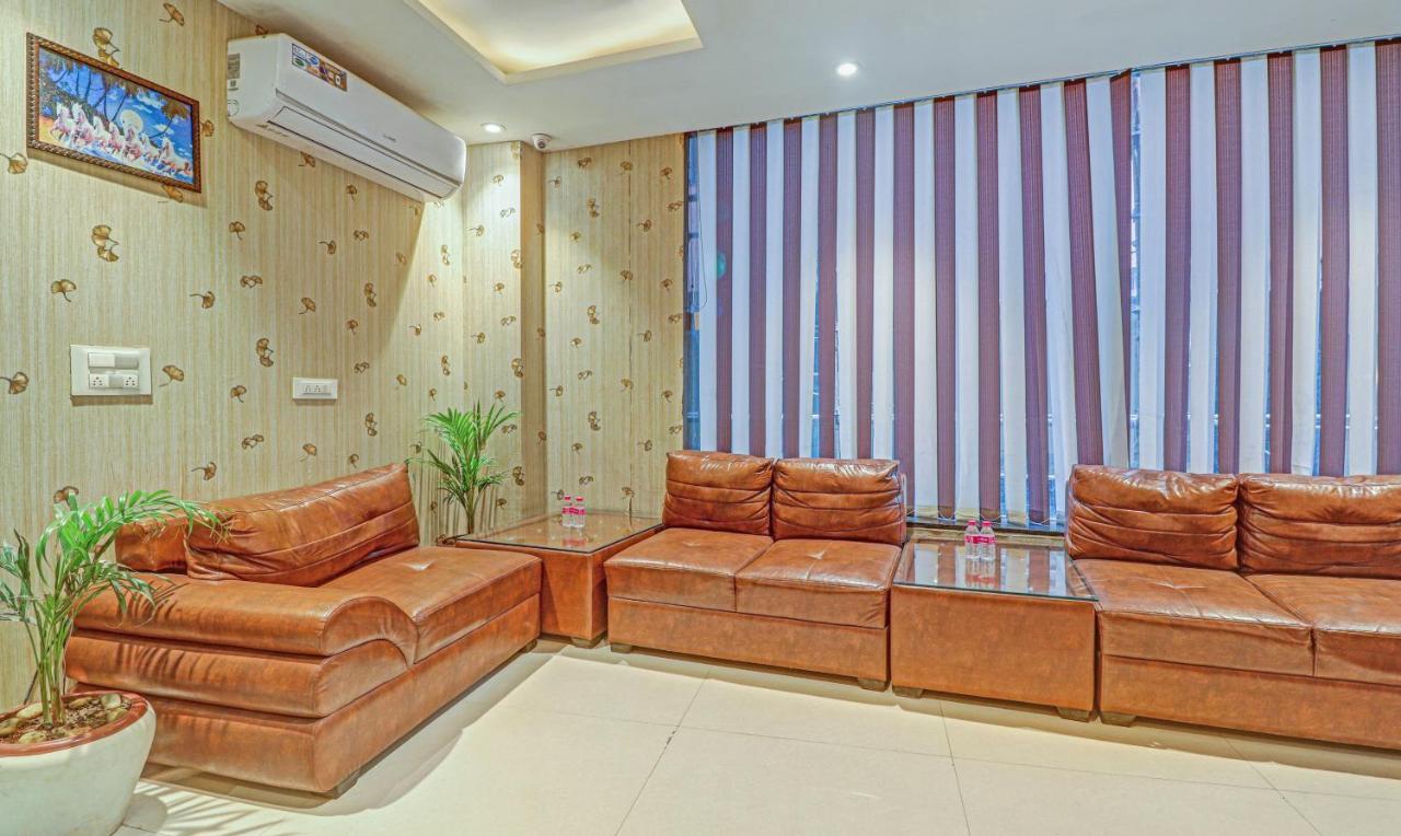 Treebo Trend Paragon Suites Mahipalpur 뉴델리 외부 사진